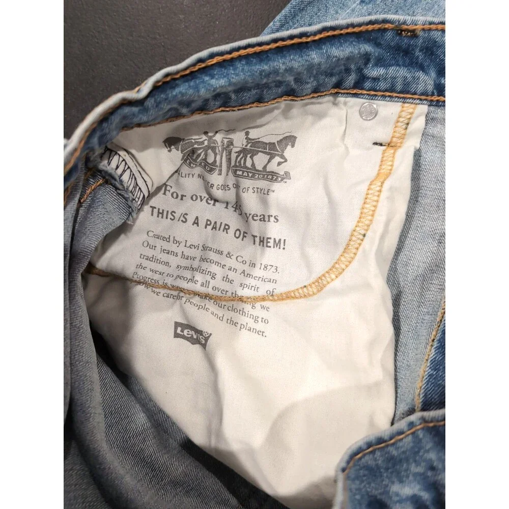 LEVI'S 550 JEANS MENS 36x30 Blue Denim  Classic Straight Leg Light Wash EUC